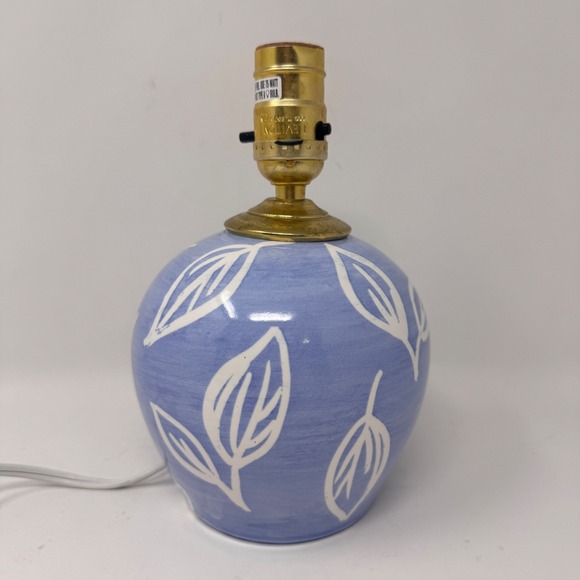 Blue & White Ceramic Table Lamp Leaf Pattern 9